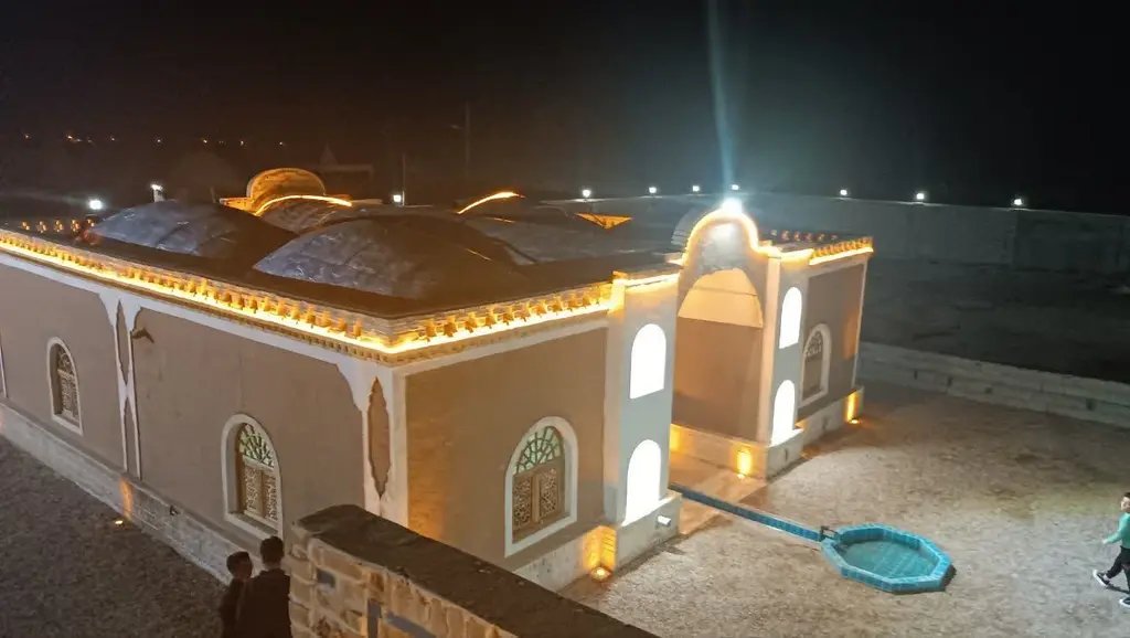 حیاط عمارت قیصریه